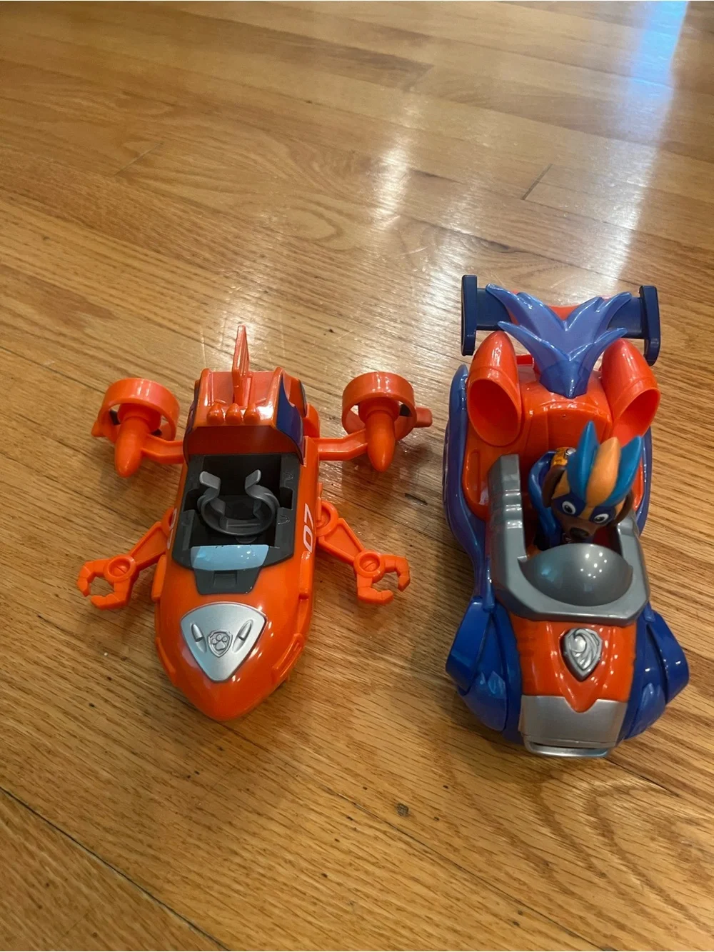 PAW Patrol Aqua Pups Zuma’s Transforming Lobster Vehicle lights sounds